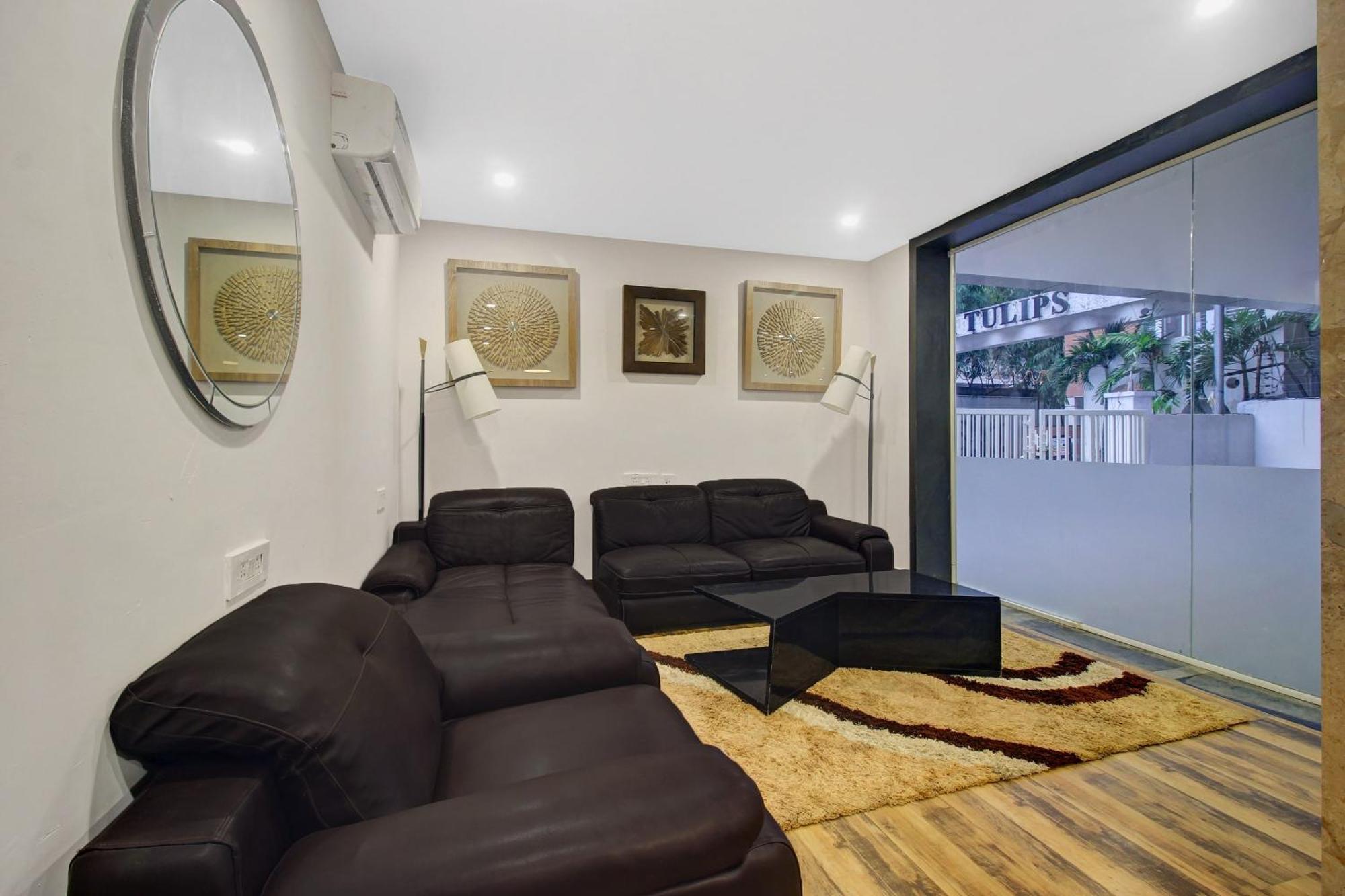 Super Townhouse Oak Hitec City Near Image Hospital Haïdarabad Extérieur photo