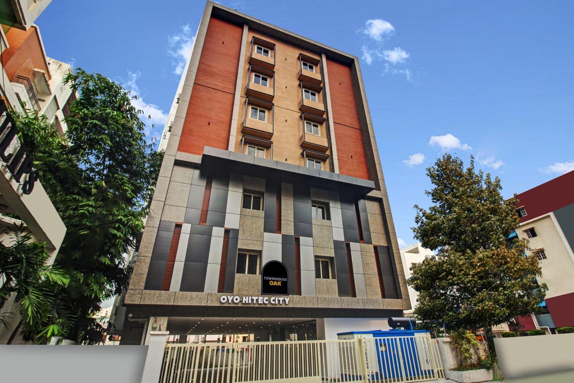 Super Townhouse Oak Hitec City Near Image Hospital Haïdarabad Extérieur photo