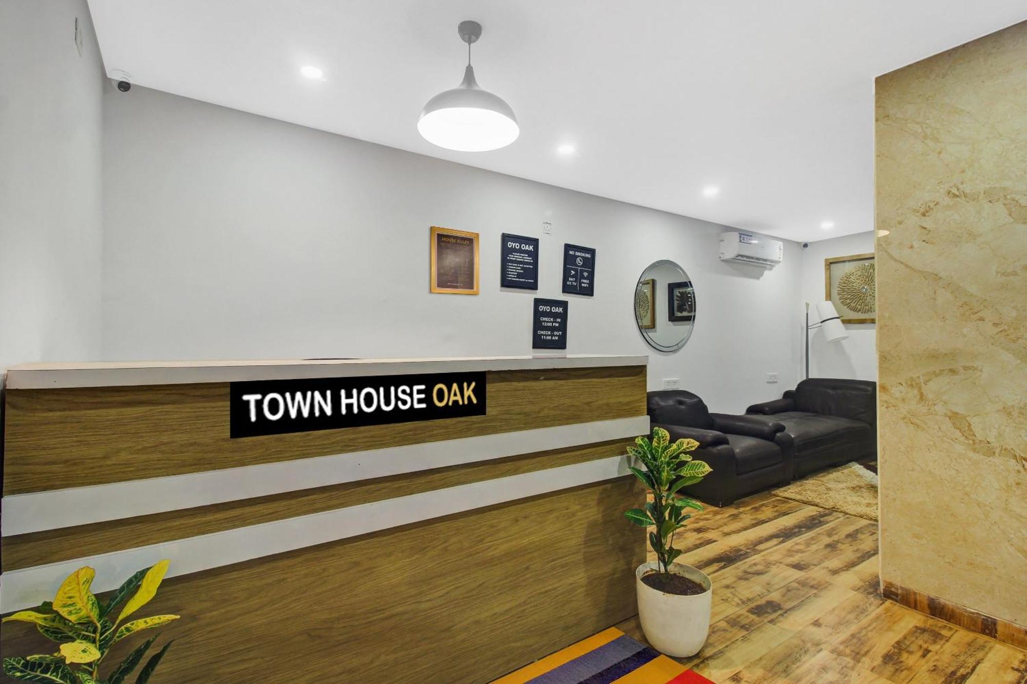 Super Townhouse Oak Hitec City Near Image Hospital Haïdarabad Extérieur photo