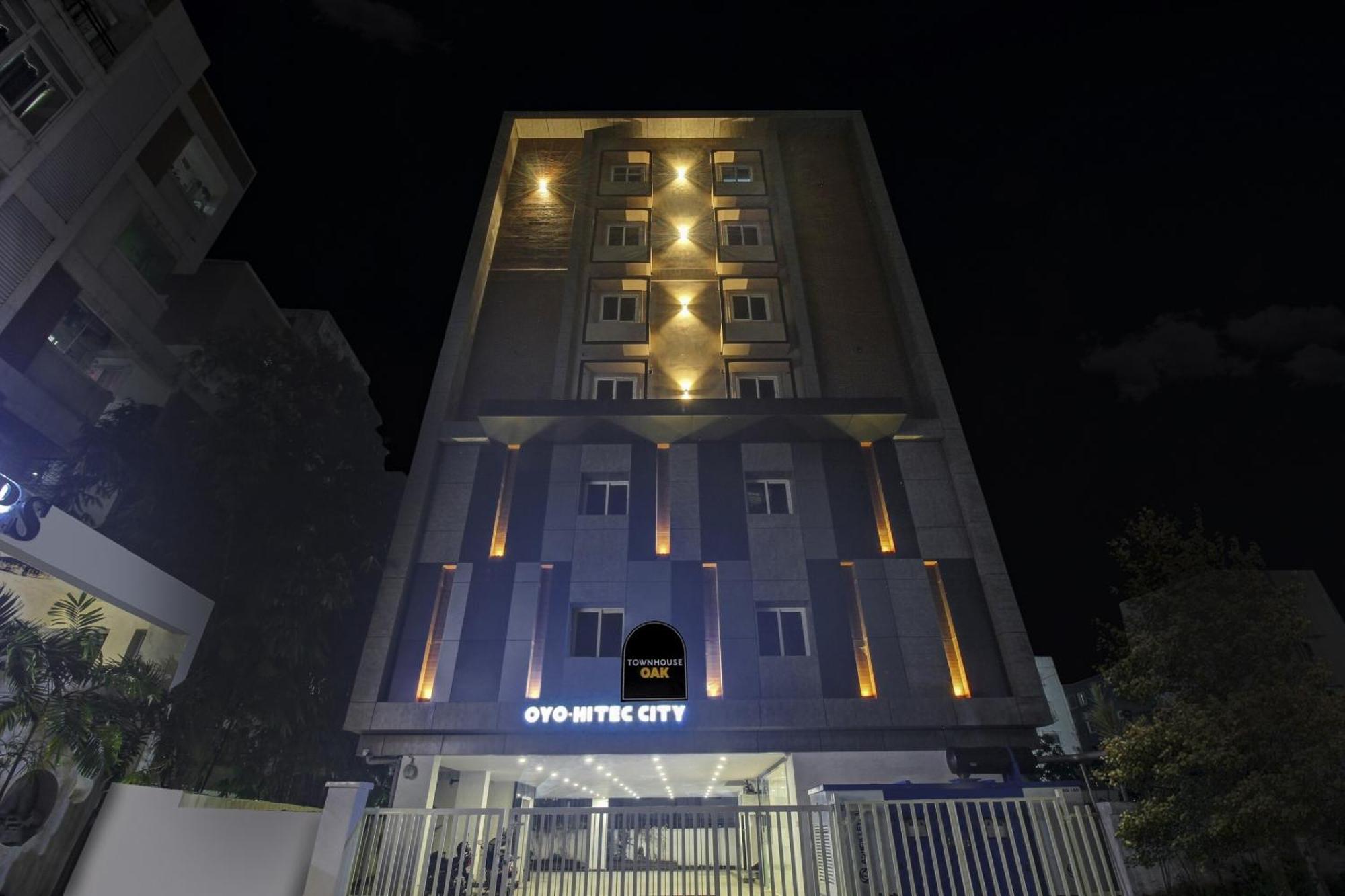 Super Townhouse Oak Hitec City Near Image Hospital Haïdarabad Extérieur photo